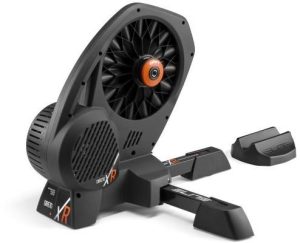 Elite Direto XR W Rollentrainer mit Zwift Cog und Click
