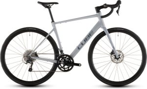 Cube Attain Race - 28 Zoll - Diamant - 2026